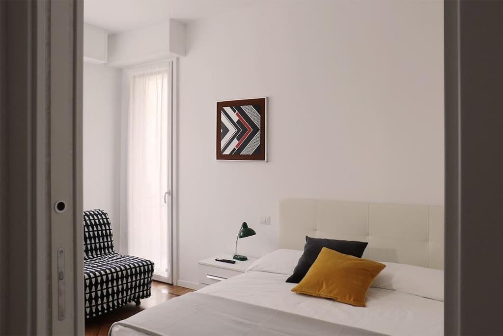 Bilocale Metro 4 Blu Frattini - Airport Linate Apartment Milano Ngoại thất bức ảnh